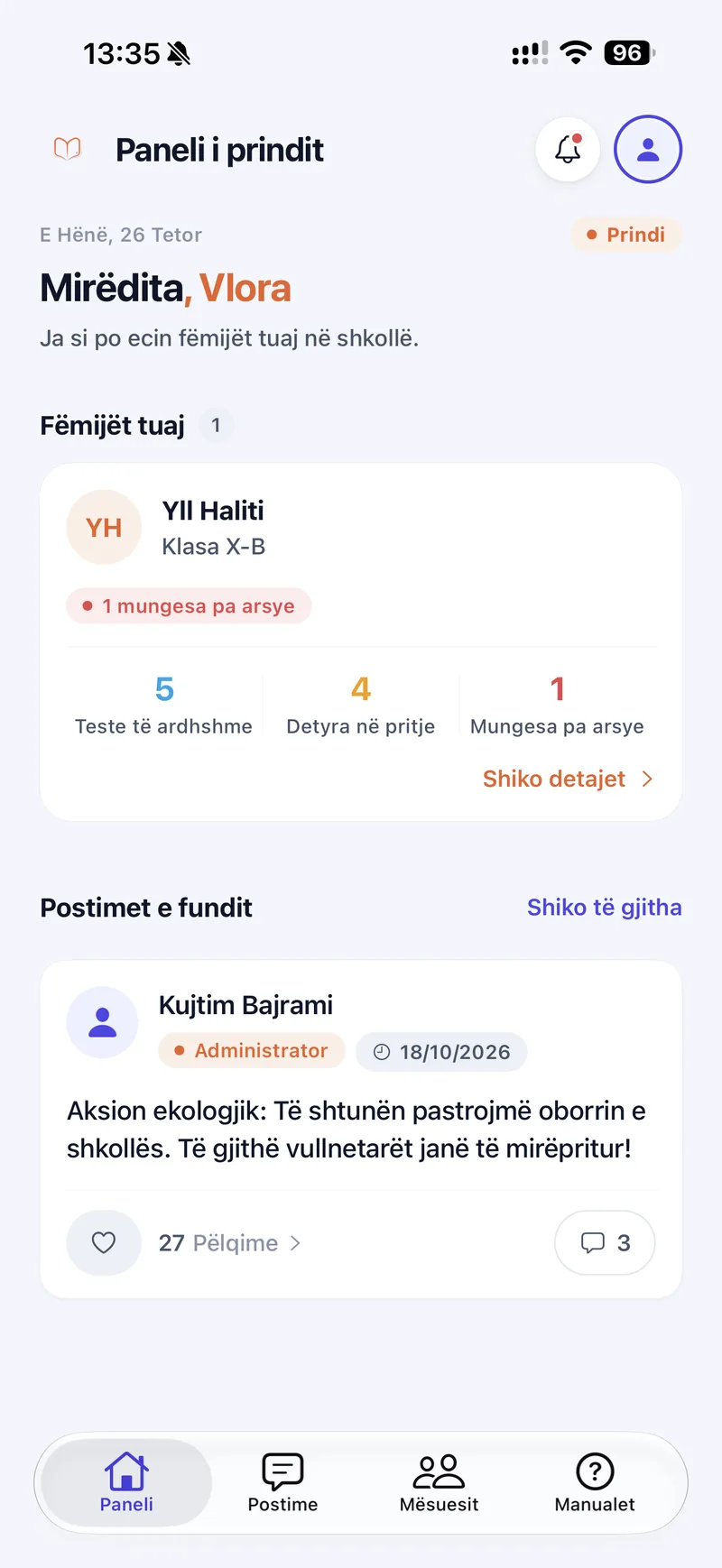 Paneli i prindit në Shkolla360: testet e ardhshme, detyrat në pritje dhe mungesat pa arsye të fëmijës, si dhe postimi i fundit i shkollës.