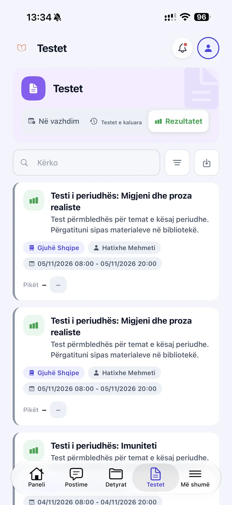 Testet e nxënësit në Shkolla360, me skedat në vazhdim, të kaluarat dhe rezultatet, dhe me lëndën, mësuesin dhe orarin e çdo testi.
